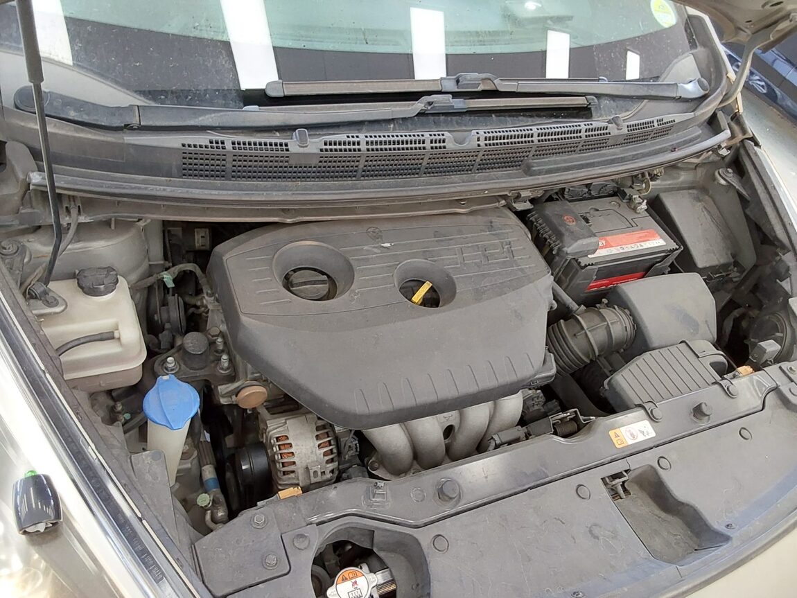 KIA ALL NEW CARENS 2.0 LPI PRESTIGE 2014 - zdjęcie 18