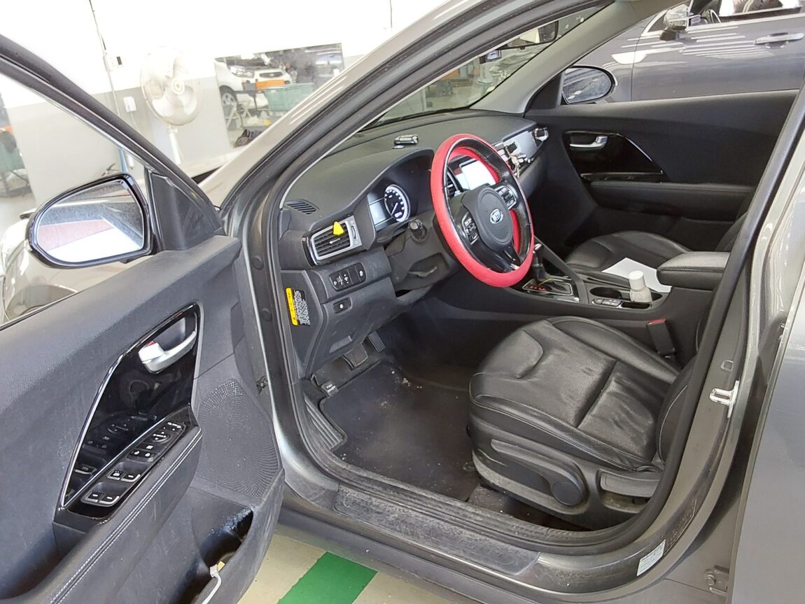 KIA NIRO 1.6 HYBRID PRESTIGE 2017 - zdjęcie 10