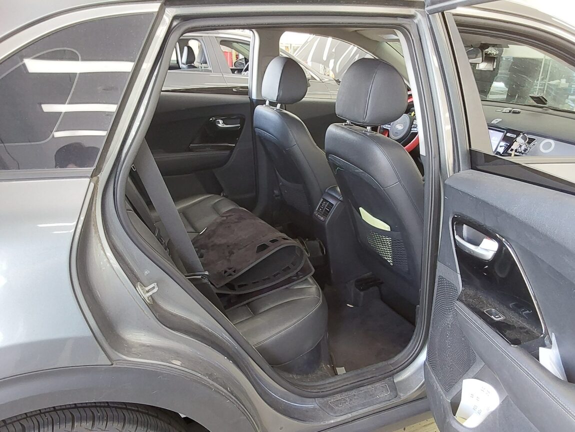 KIA NIRO 1.6 HYBRID PRESTIGE 2017 - zdjęcie 13