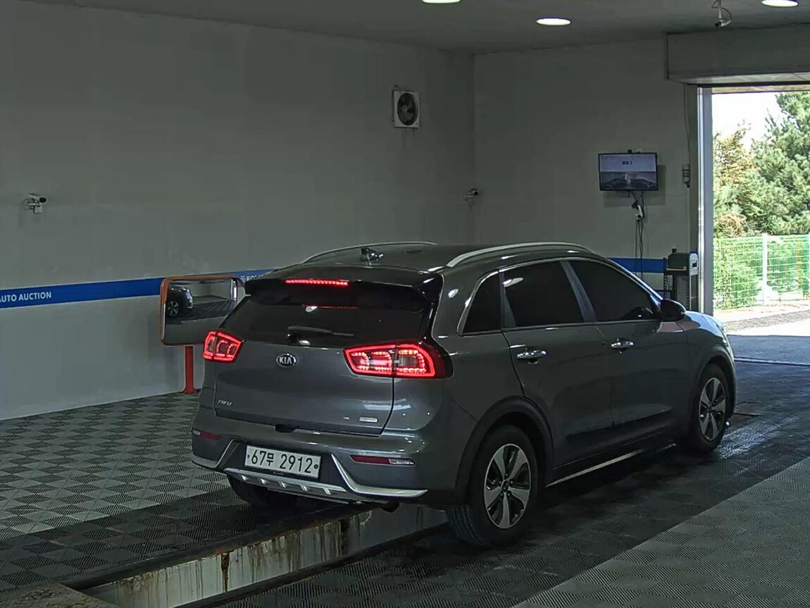 KIA NIRO 1.6 HYBRID PRESTIGE 2017 - zdjęcie 5