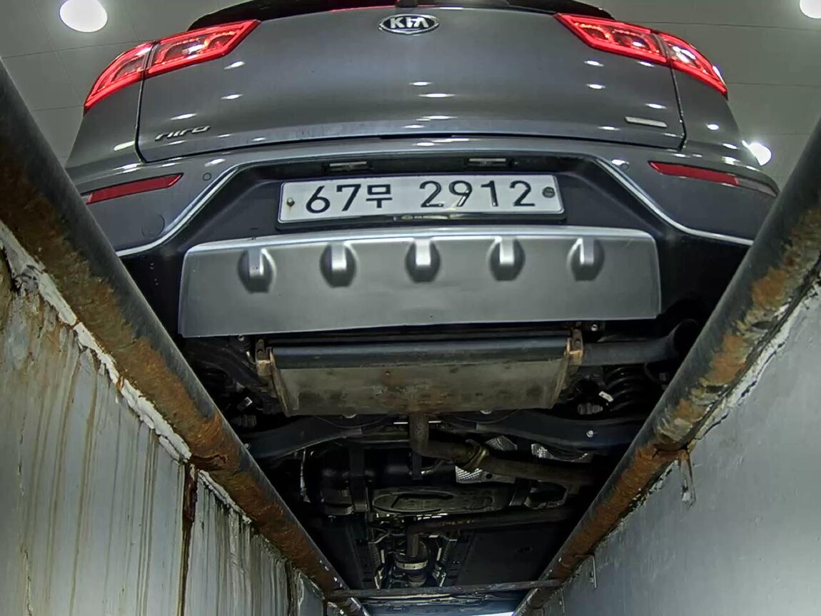 KIA NIRO 1.6 HYBRID PRESTIGE 2017 - zdjęcie 8