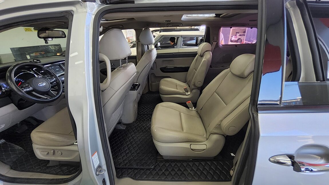 KIA THE NEW CARNIVAL 9-SEATER DIESEL PRESTIGE 2019 - zdjęcie 12