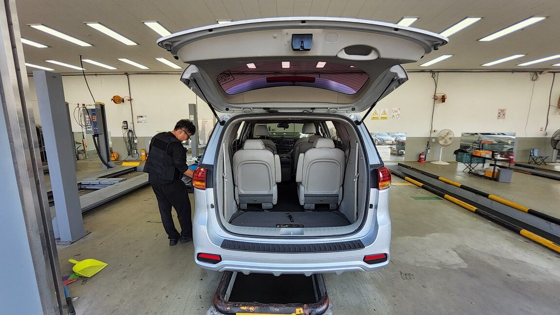 KIA THE NEW CARNIVAL 9-SEATER DIESEL PRESTIGE 2019 - zdjęcie 15