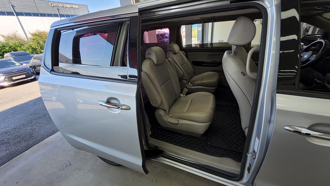 KIA THE NEW CARNIVAL 9-SEATER DIESEL PRESTIGE 2019 - zdjęcie 14