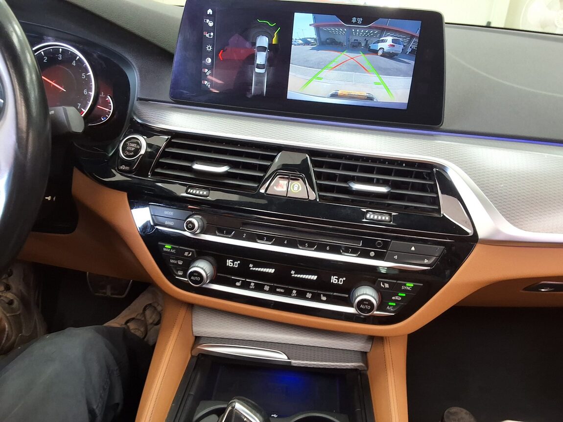BMW 5 SERIES (7TH GEN) 530i xDRIVE M SPORT PACK 2018 - zdjęcie 24