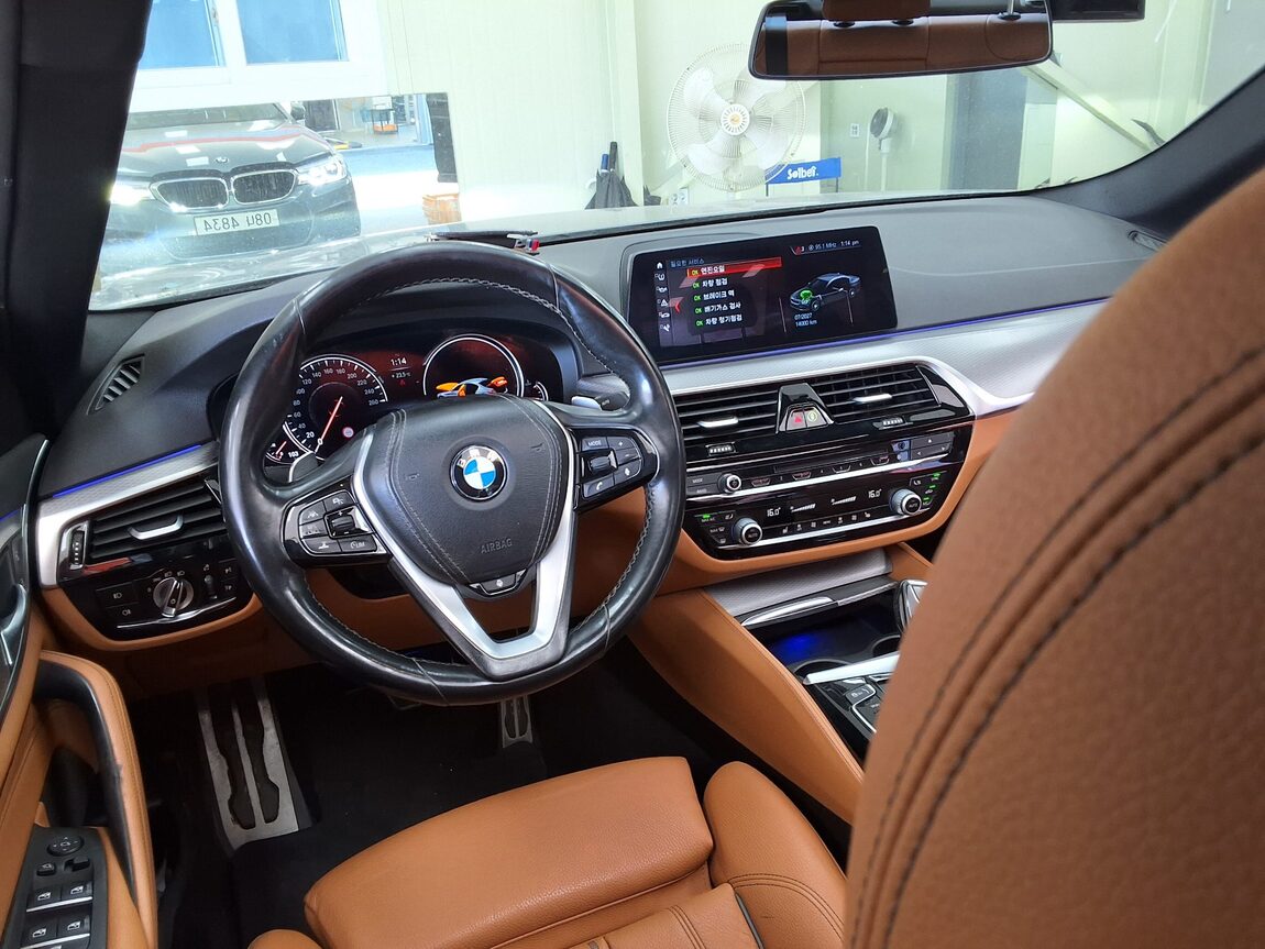BMW 5 SERIES (7TH GEN) 530i xDRIVE M SPORT PACK 2018 - zdjęcie 12
