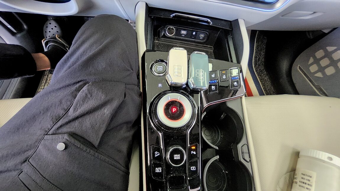 KIA THE ALL NEW SPORTAGE HYBRID 1.6 HEV SIGNATURE GRAVITY 2023 - zdjęcie 19