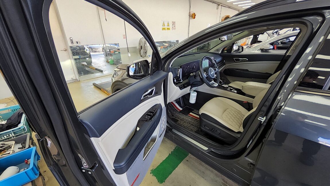 KIA THE ALL NEW SPORTAGE HYBRID 1.6 HEV SIGNATURE GRAVITY 2023 - zdjęcie 10