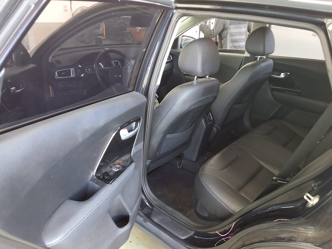 KIA NIRO 1.6 HYBRID PRESTIGE 2018 - zdjęcie 12