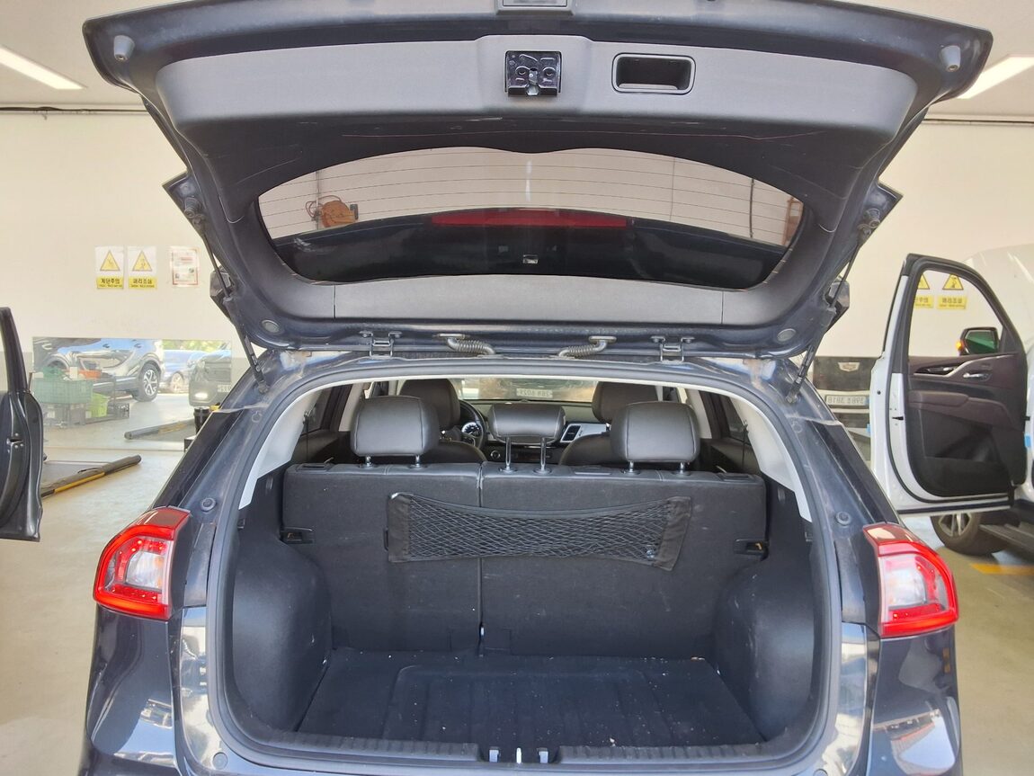 KIA NIRO 1.6 HYBRID PRESTIGE 2018 - zdjęcie 15