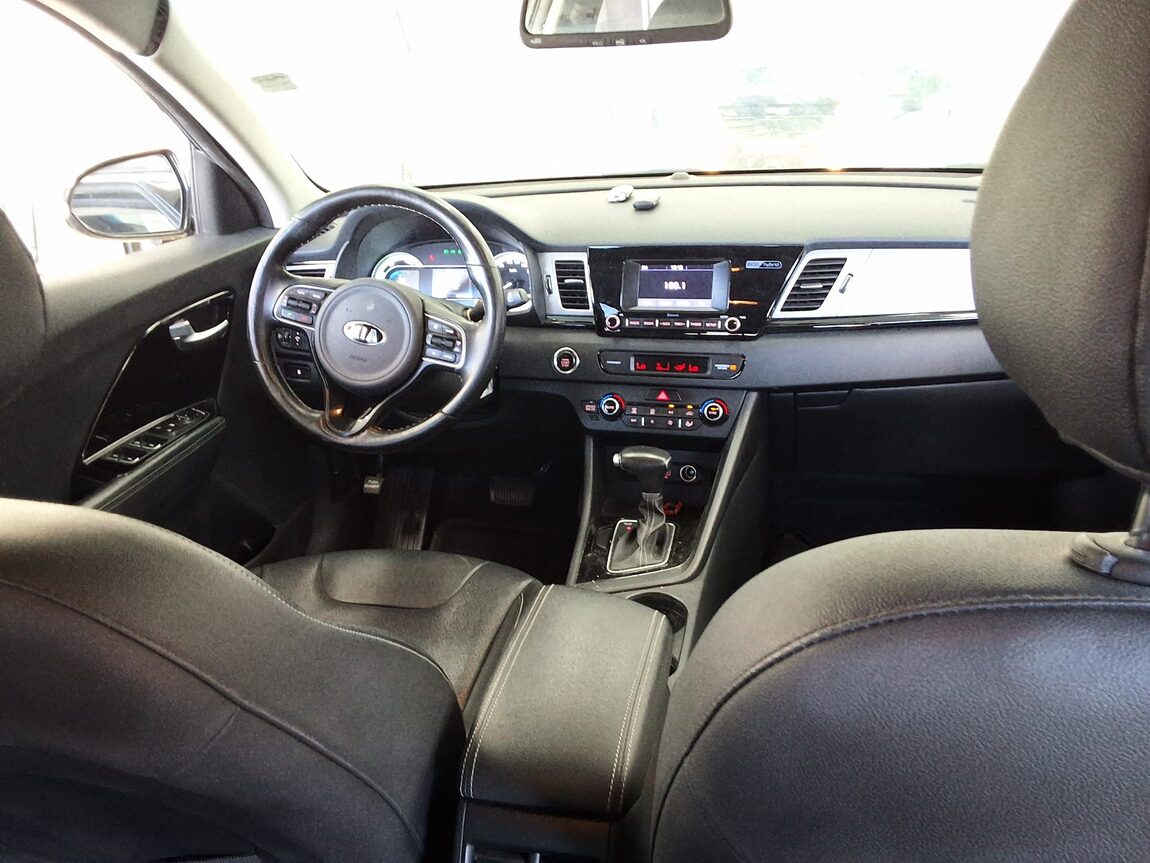 KIA NIRO 1.6 HYBRID PRESTIGE 2018 - zdjęcie 11