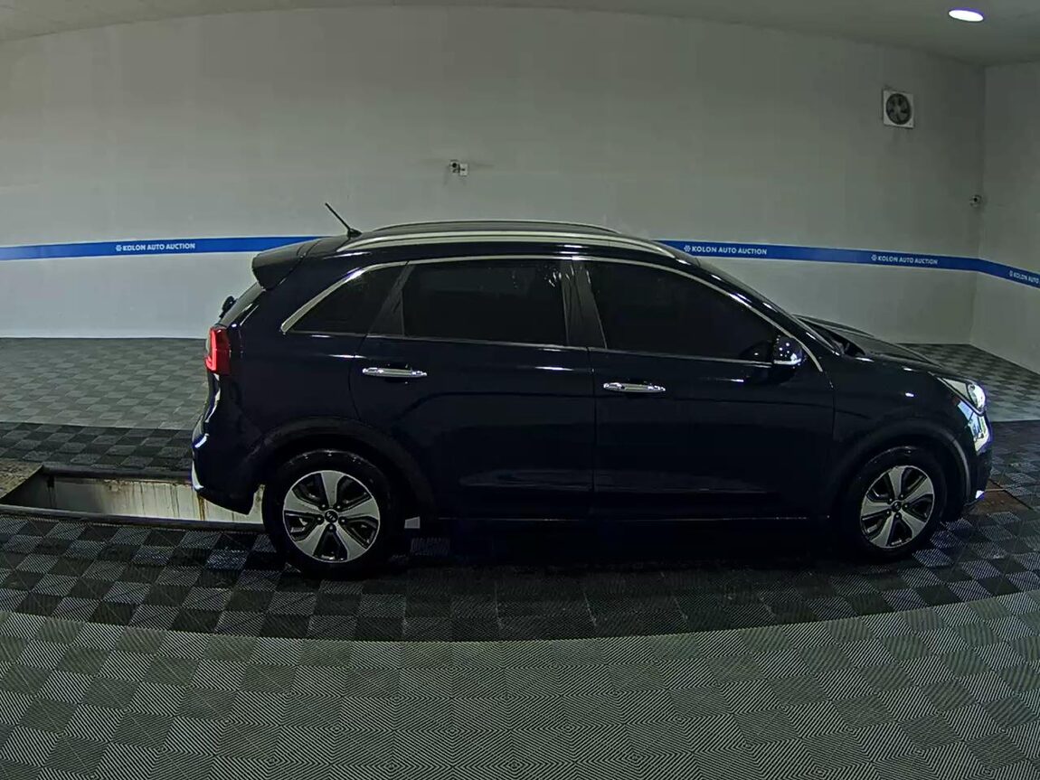 KIA NIRO 1.6 HYBRID PRESTIGE 2018 - zdjęcie 4