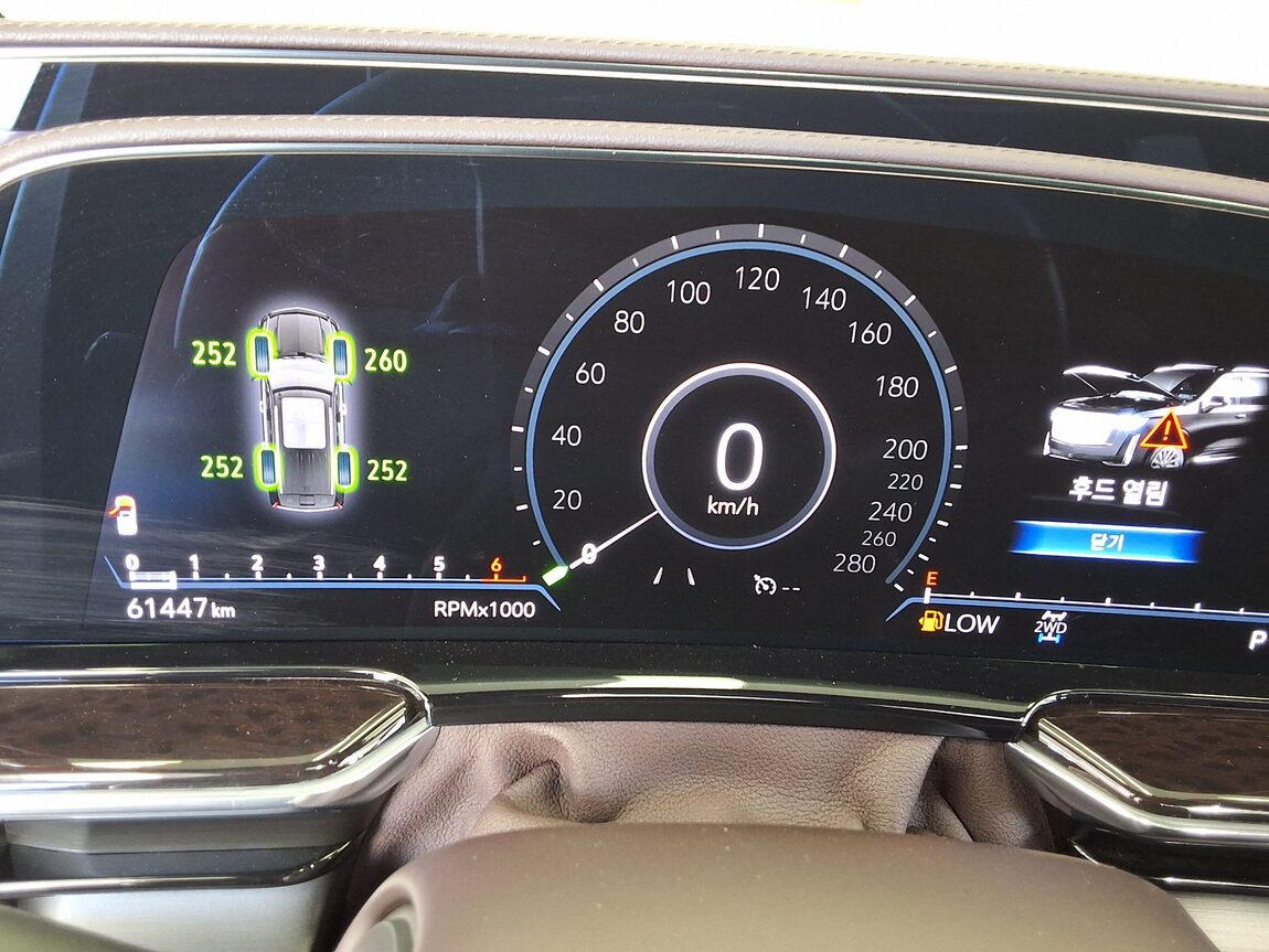 CADILLAC ESCALADE (5TH GEN) 6.2 V8 SPORT PLATINUM 2022 - zdjęcie 9
