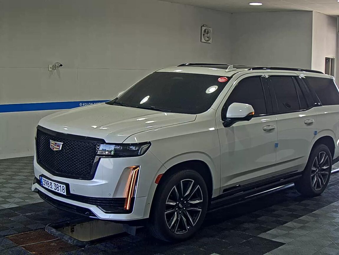 CADILLAC ESCALADE (5TH GEN) 6.2 V8 SPORT PLATINUM 2022 - zdjęcie 2