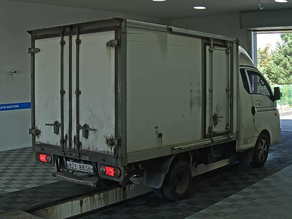 HYUNDAI PORTER II FREEZER BOX TRUCK SUPER CAB TWIN COMPRESSOR 2016 - zdjęcie 5