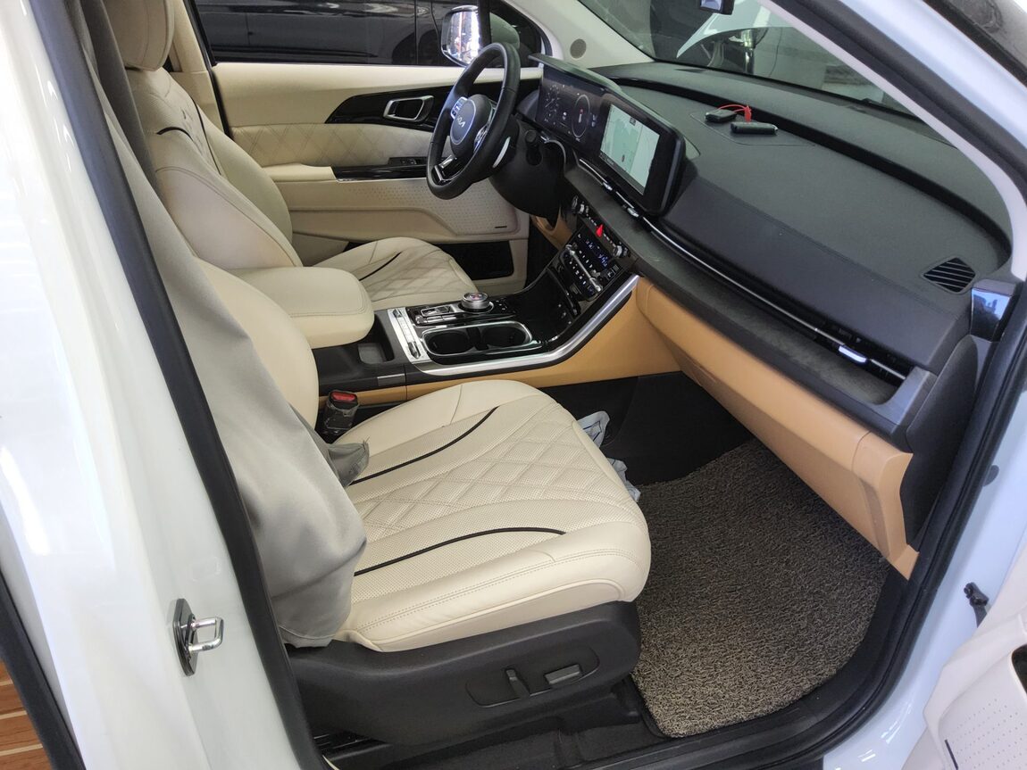 KIA NEW CARNIVAL (KA4) HI-LIMOUSINE SPECIAL BODY LM 2023 - zdjęcie 14