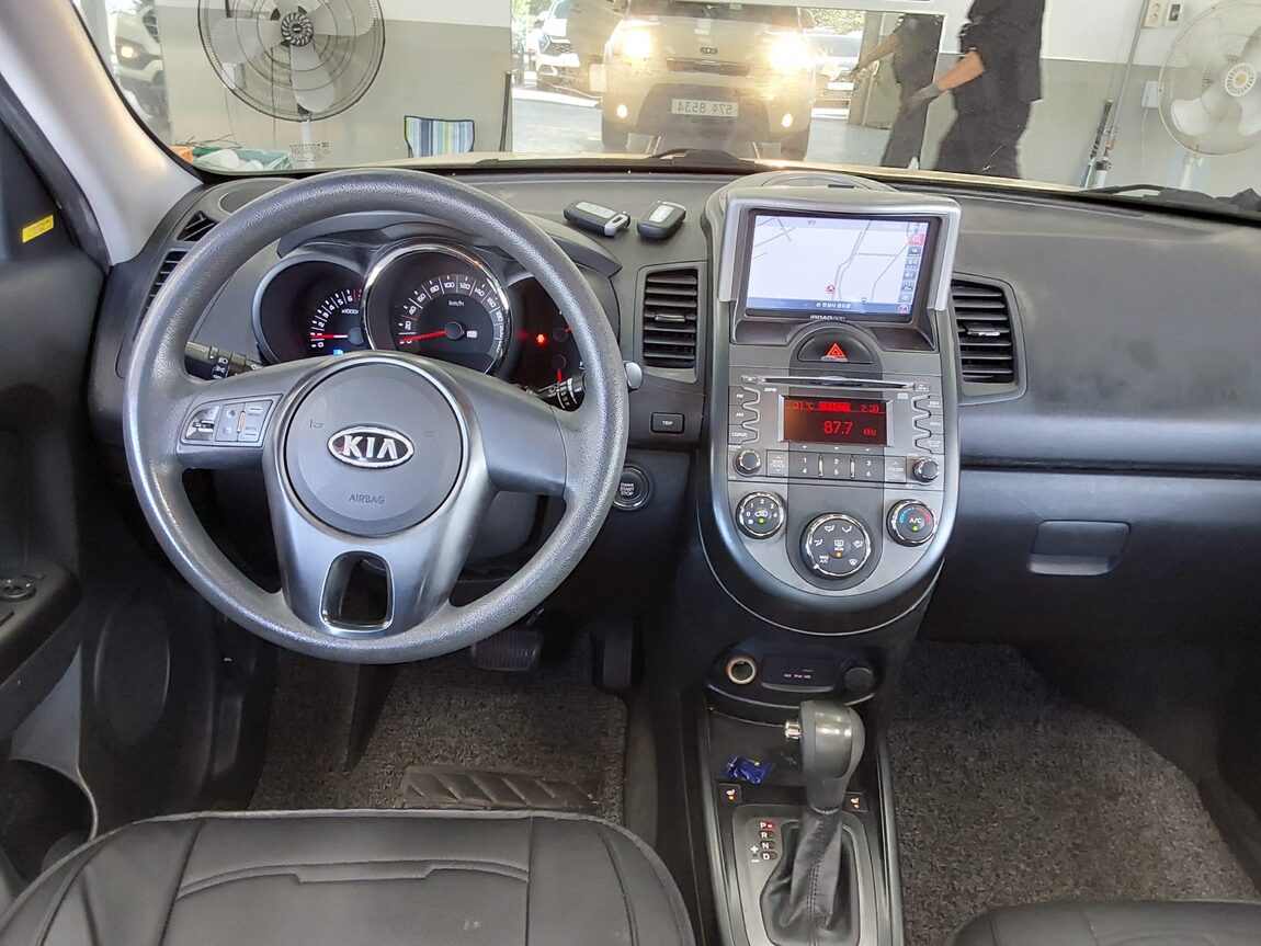 KIA SOUL 1.6 CVVT U SMART 2011 - zdjęcie 11
