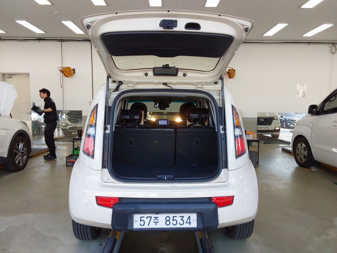 KIA SOUL 1.6 CVVT U SMART 2011 - zdjęcie 15