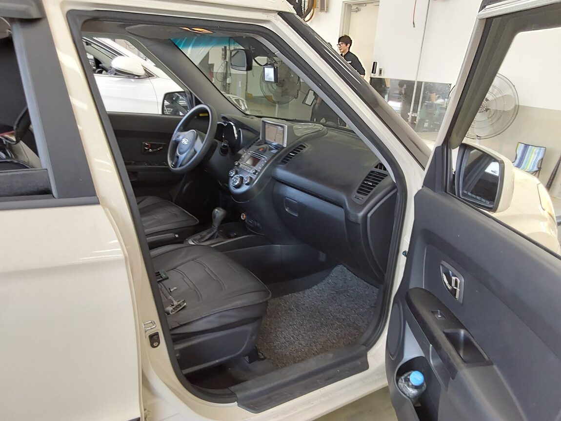 KIA SOUL 1.6 CVVT U SMART 2011 - zdjęcie 14