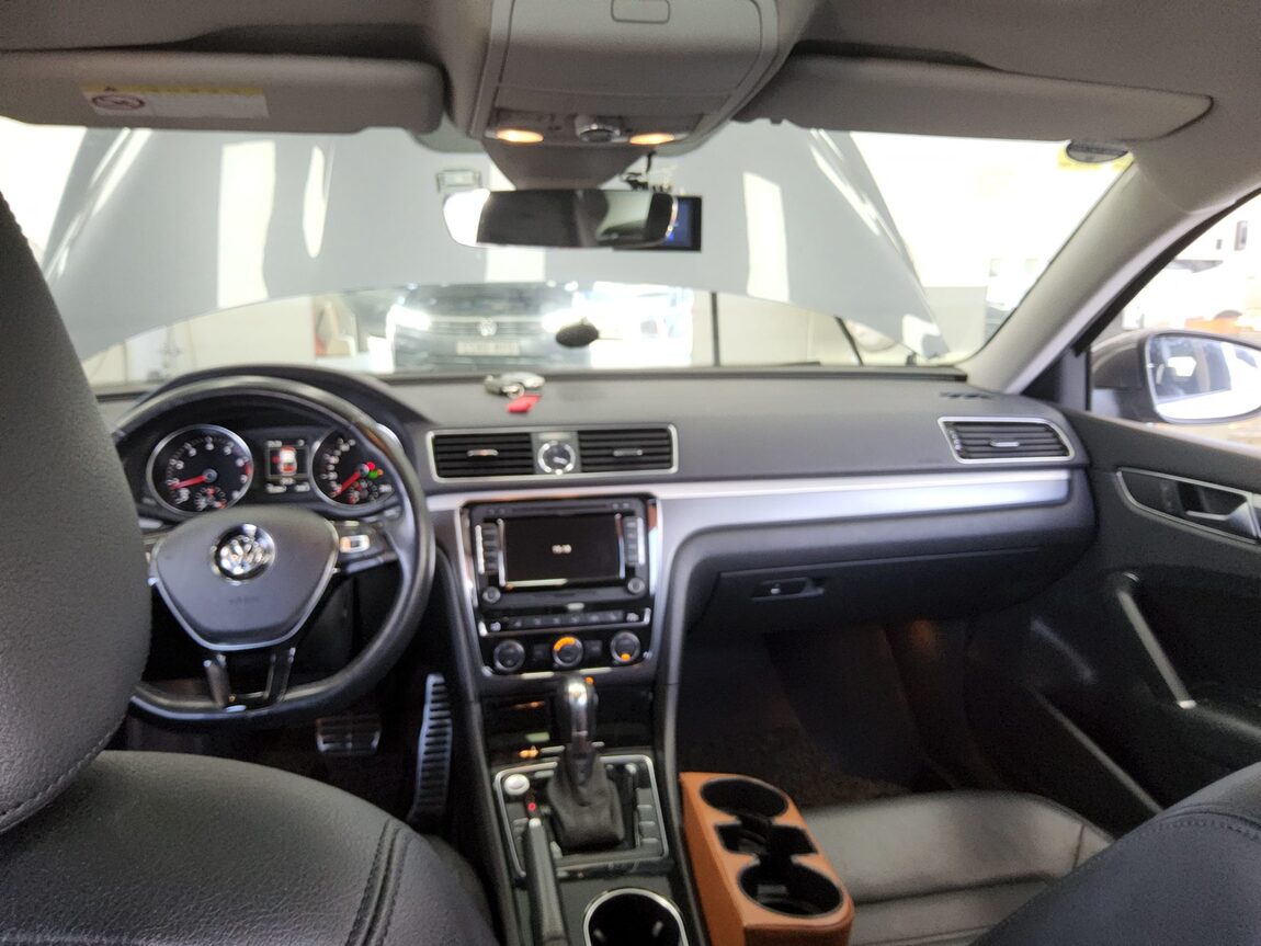 VOLKSWAGEN THE NEW PASSAT (7TH GEN) 1.8 TSI R LINE 2016 - zdjęcie 11