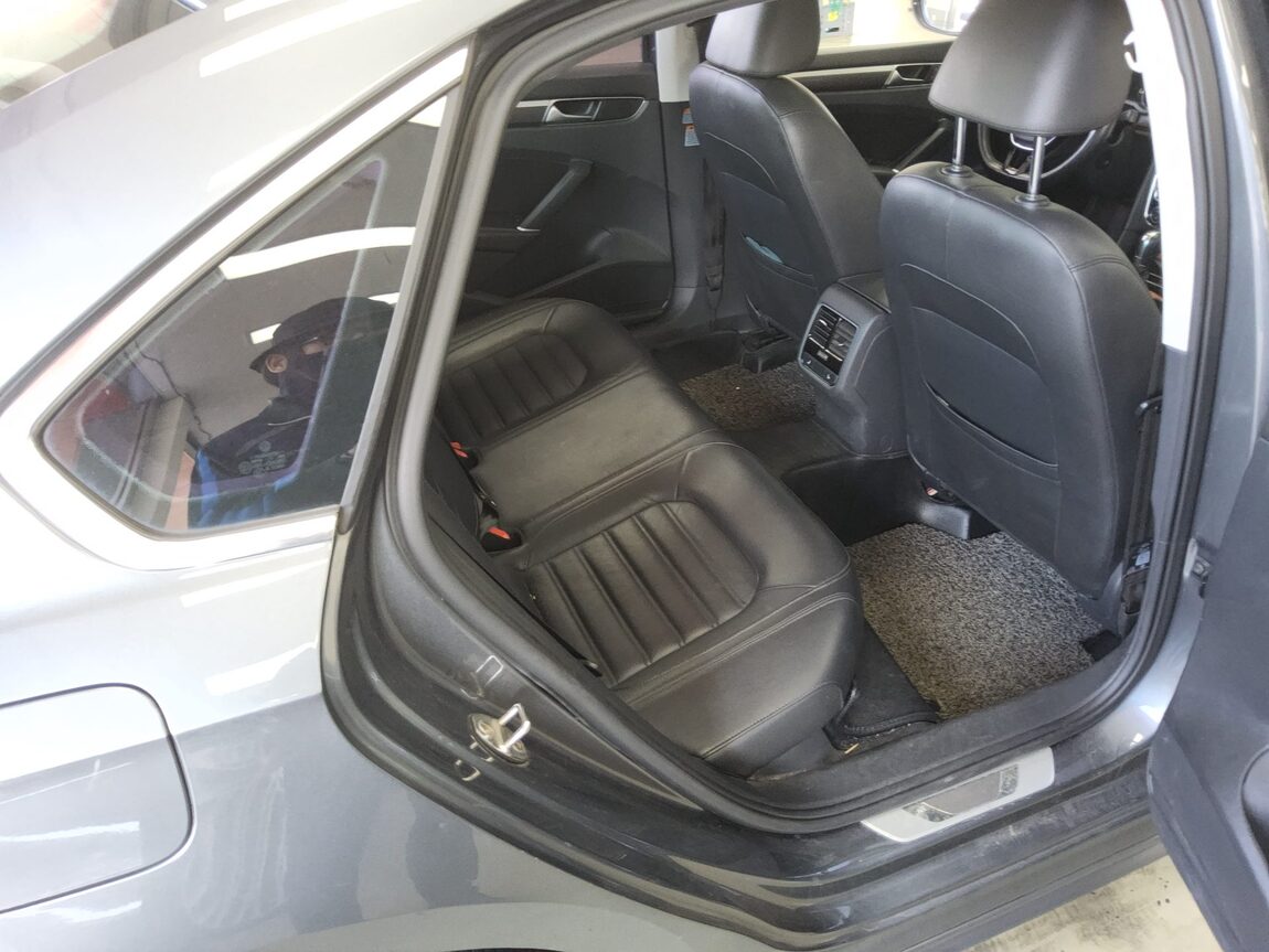 VOLKSWAGEN THE NEW PASSAT (7TH GEN) 1.8 TSI R LINE 2016 - zdjęcie 13