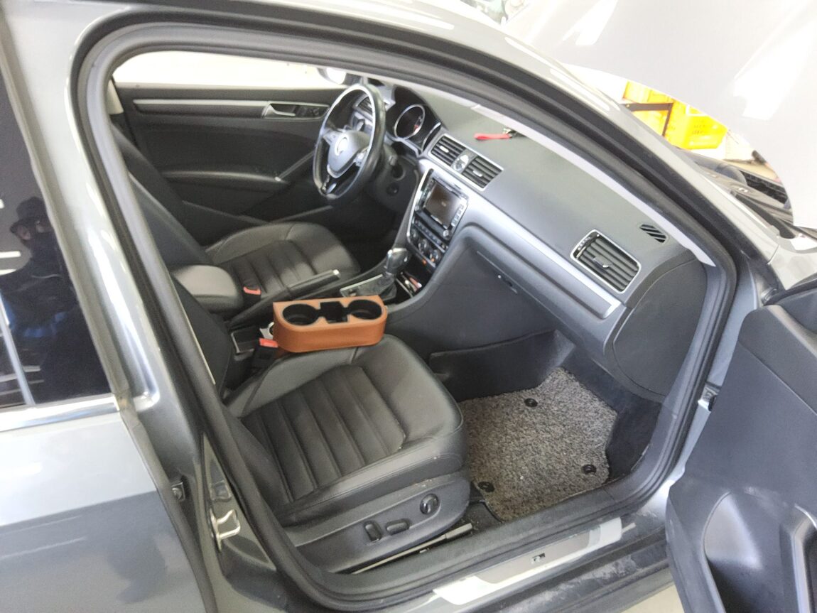VOLKSWAGEN THE NEW PASSAT (7TH GEN) 1.8 TSI R LINE 2016 - zdjęcie 14