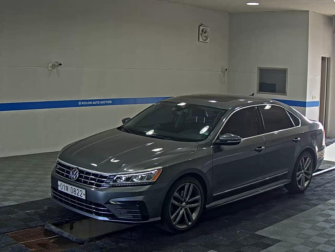 VOLKSWAGEN THE NEW PASSAT (7TH GEN) 1.8 TSI R LINE 2016 - zdjęcie 2