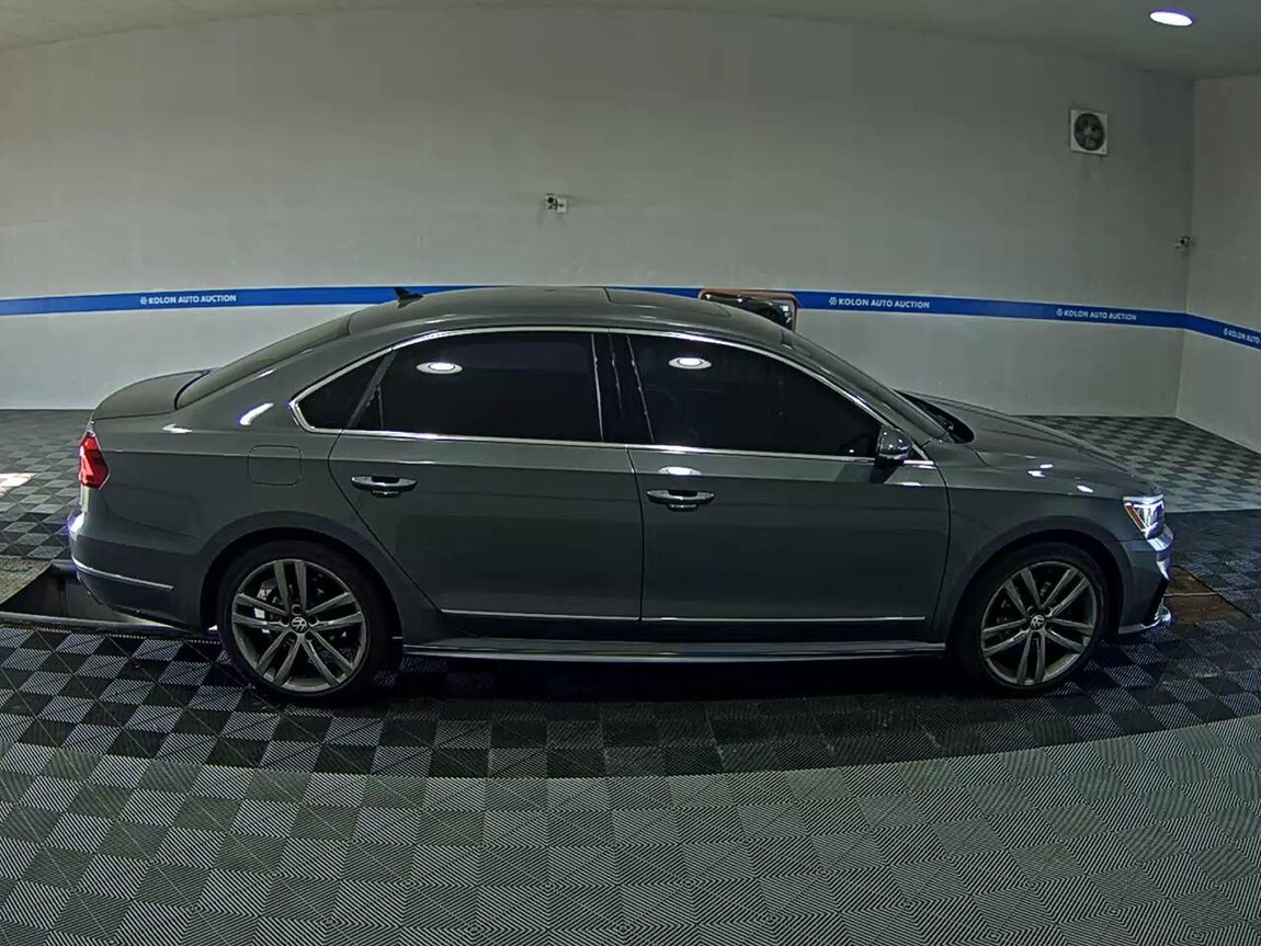 VOLKSWAGEN THE NEW PASSAT (7TH GEN) 1.8 TSI R LINE 2016 - zdjęcie 4
