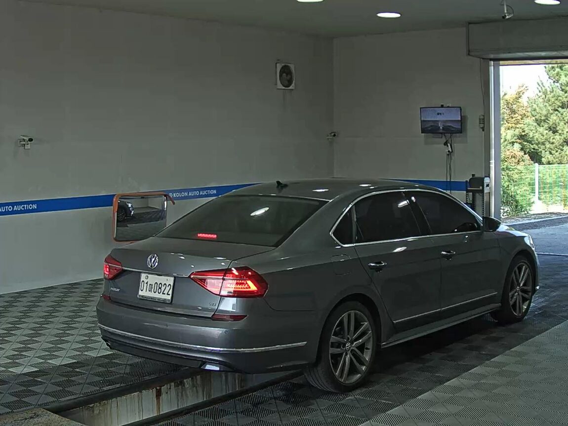 VOLKSWAGEN THE NEW PASSAT (7TH GEN) 1.8 TSI R LINE 2016 - zdjęcie 5