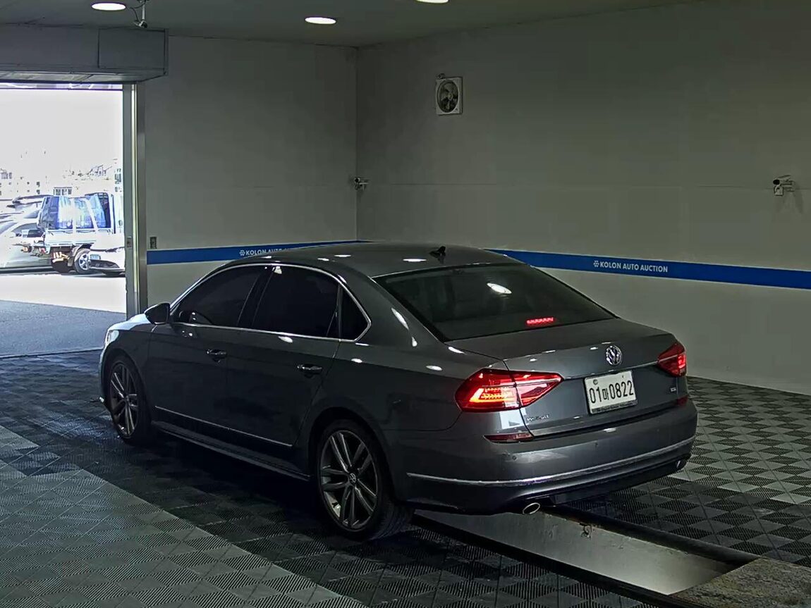 VOLKSWAGEN THE NEW PASSAT (7TH GEN) 1.8 TSI R LINE 2016 - zdjęcie 6