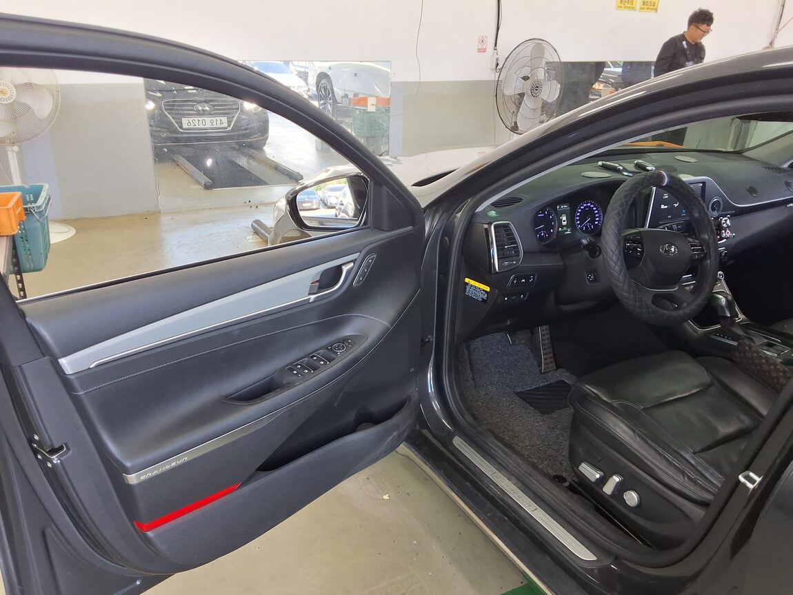 HYUNDAI GRANDEUR IG 3.0 GDi EXCLUSIVE SPECIAL 2017 - zdjęcie 10