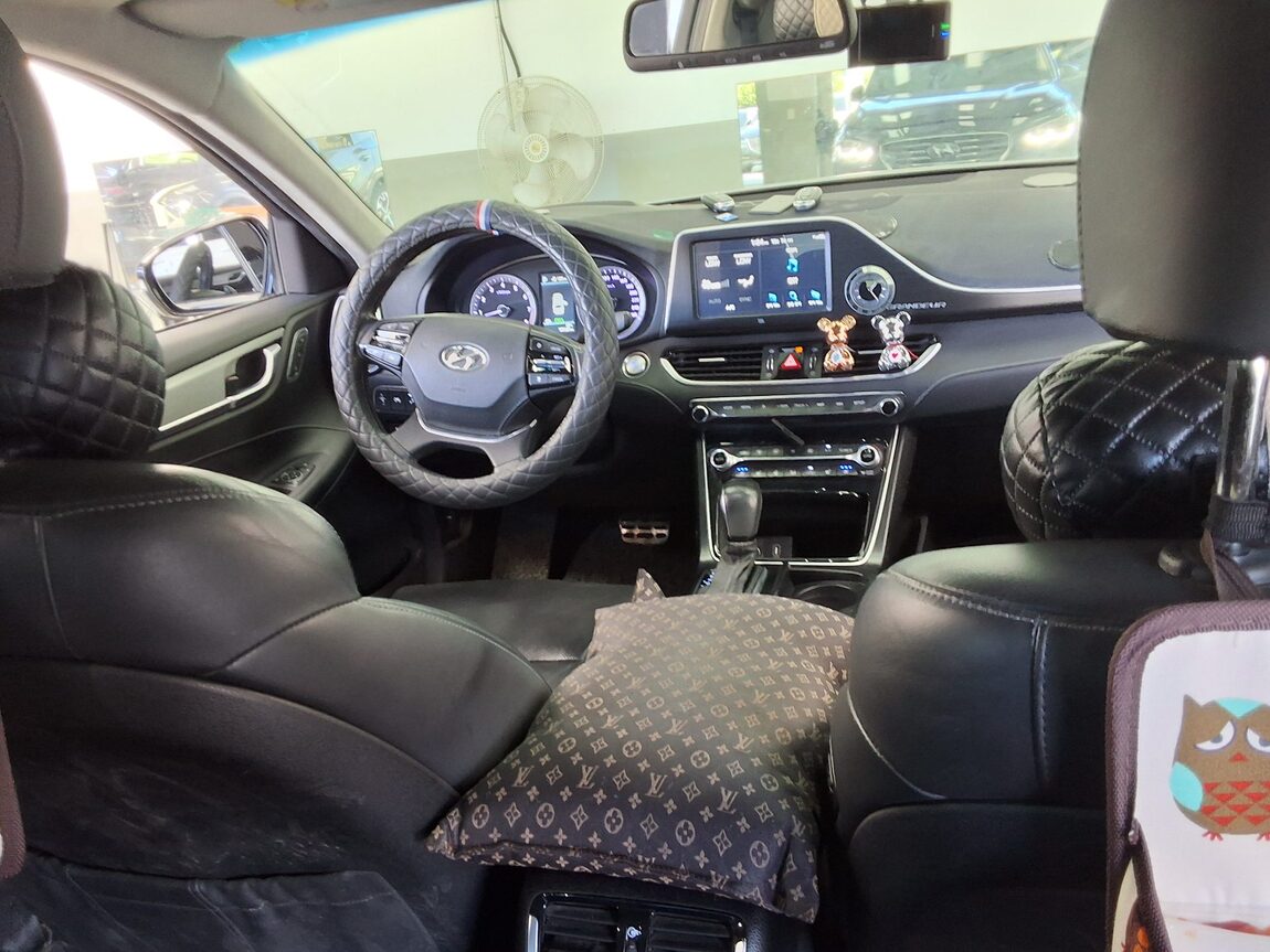 HYUNDAI GRANDEUR IG 3.0 GDi EXCLUSIVE SPECIAL 2017 - zdjęcie 11