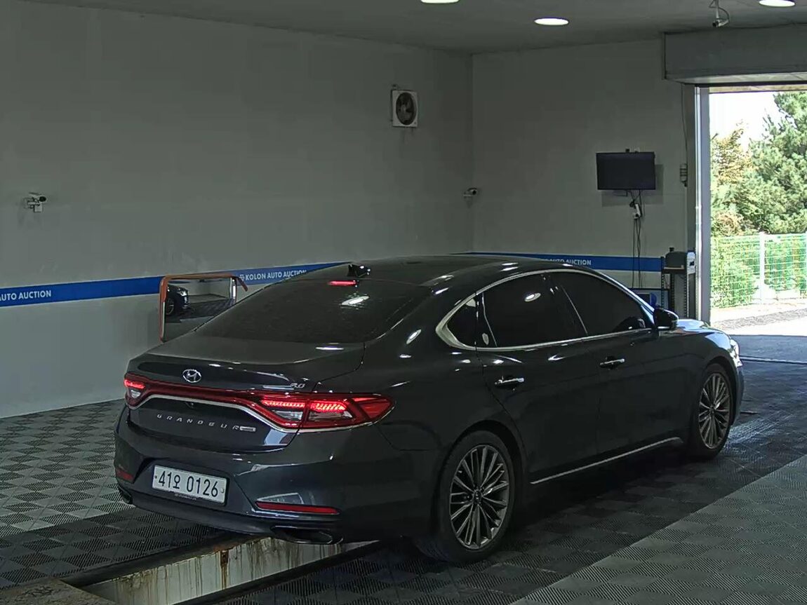 HYUNDAI GRANDEUR IG 3.0 GDi EXCLUSIVE SPECIAL 2017 - zdjęcie 5