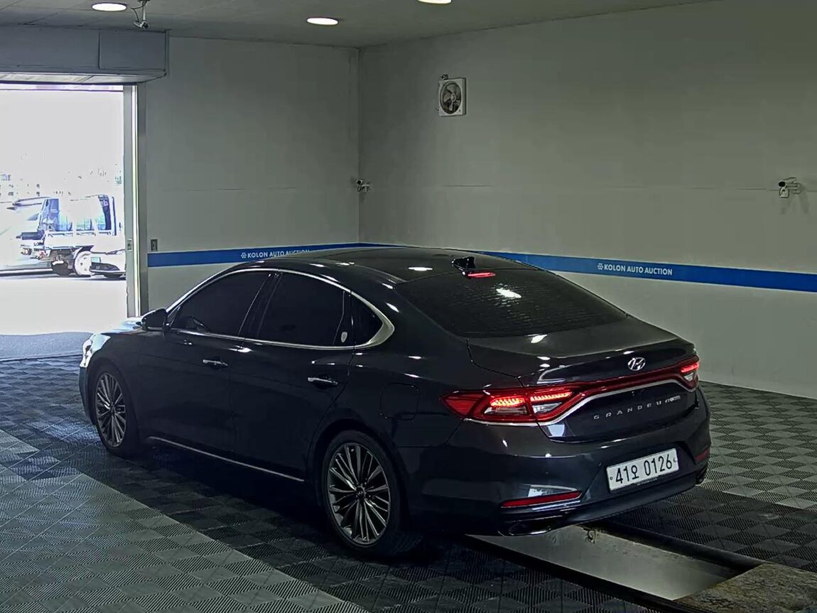 HYUNDAI GRANDEUR IG 3.0 GDi EXCLUSIVE SPECIAL 2017 - zdjęcie 6