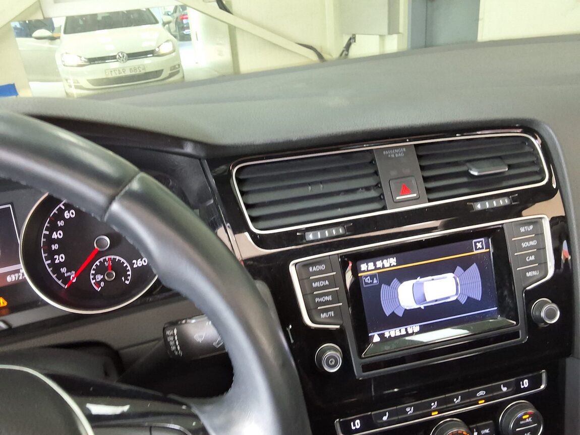 VOLKSWAGEN GOLF (7TH GEN) 2.0 TDI 2013 - zdjęcie 25