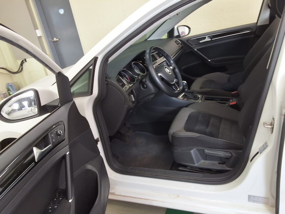 VOLKSWAGEN GOLF (7TH GEN) 2.0 TDI 2013 - zdjęcie 11