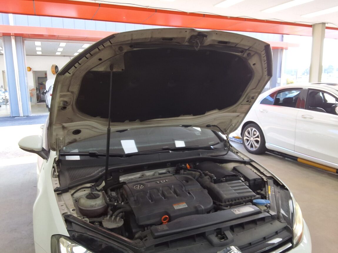 VOLKSWAGEN GOLF (7TH GEN) 2.0 TDI 2013 - zdjęcie 18