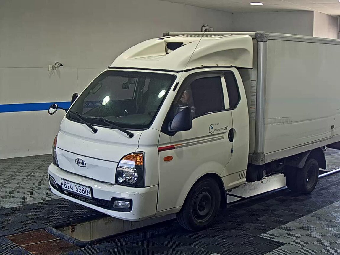 HYUNDAI PORTER II REFRIGERATED BOX TRUCK SUPER CAB 2018 - zdjęcie 2