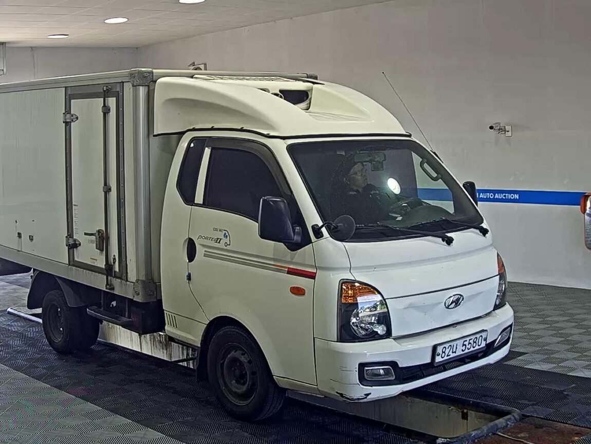 HYUNDAI PORTER II REFRIGERATED BOX TRUCK SUPER CAB 2018 - zdjęcie 3