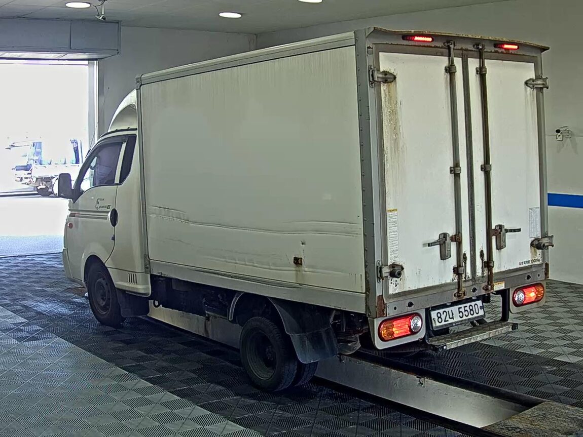 HYUNDAI PORTER II REFRIGERATED BOX TRUCK SUPER CAB 2018 - zdjęcie 6