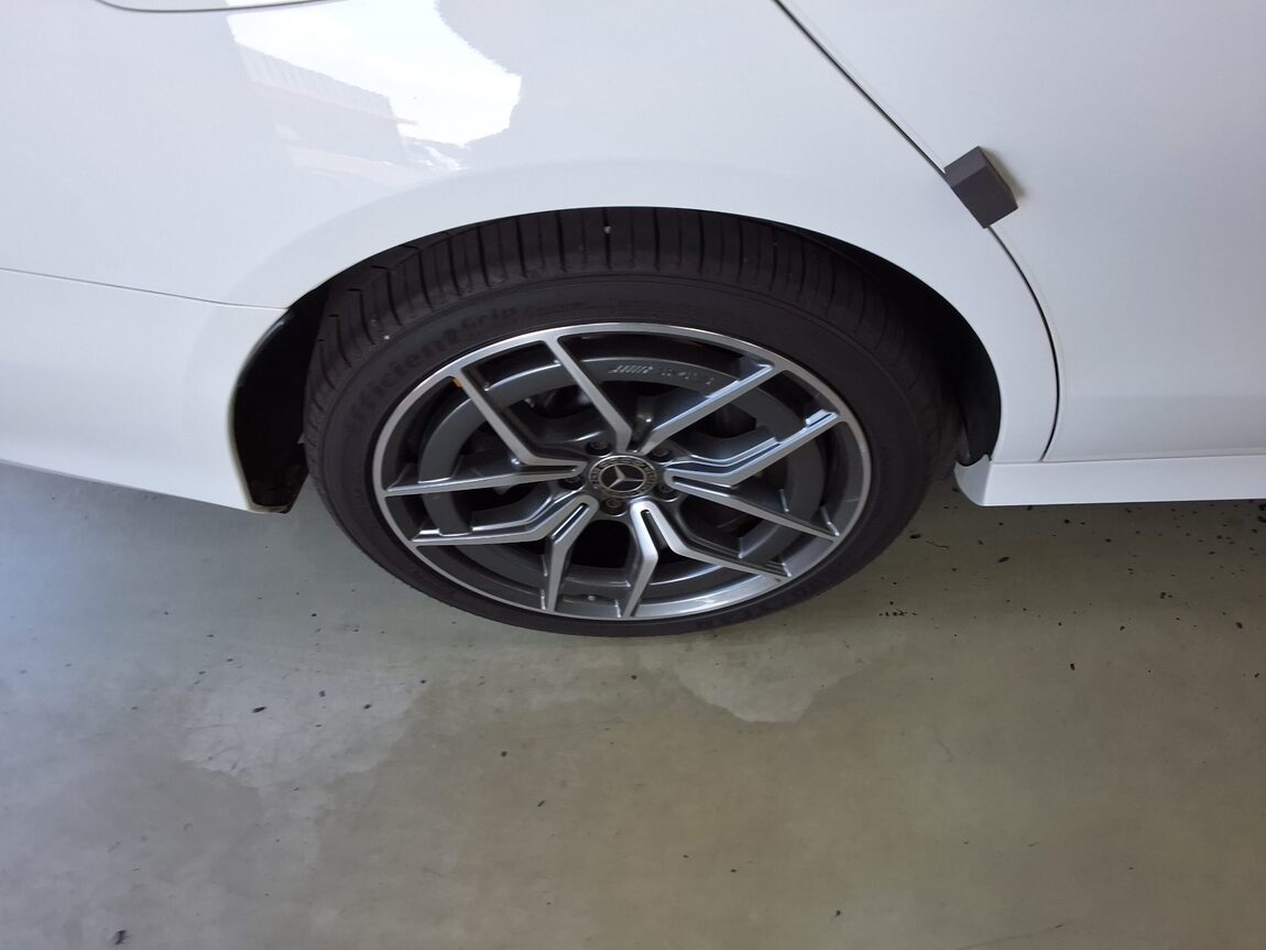 MERCEDES-BENZ E-CLASS (5TH GEN) E220d 4MATIC AMG LINE 2023 - zdjęcie 25
