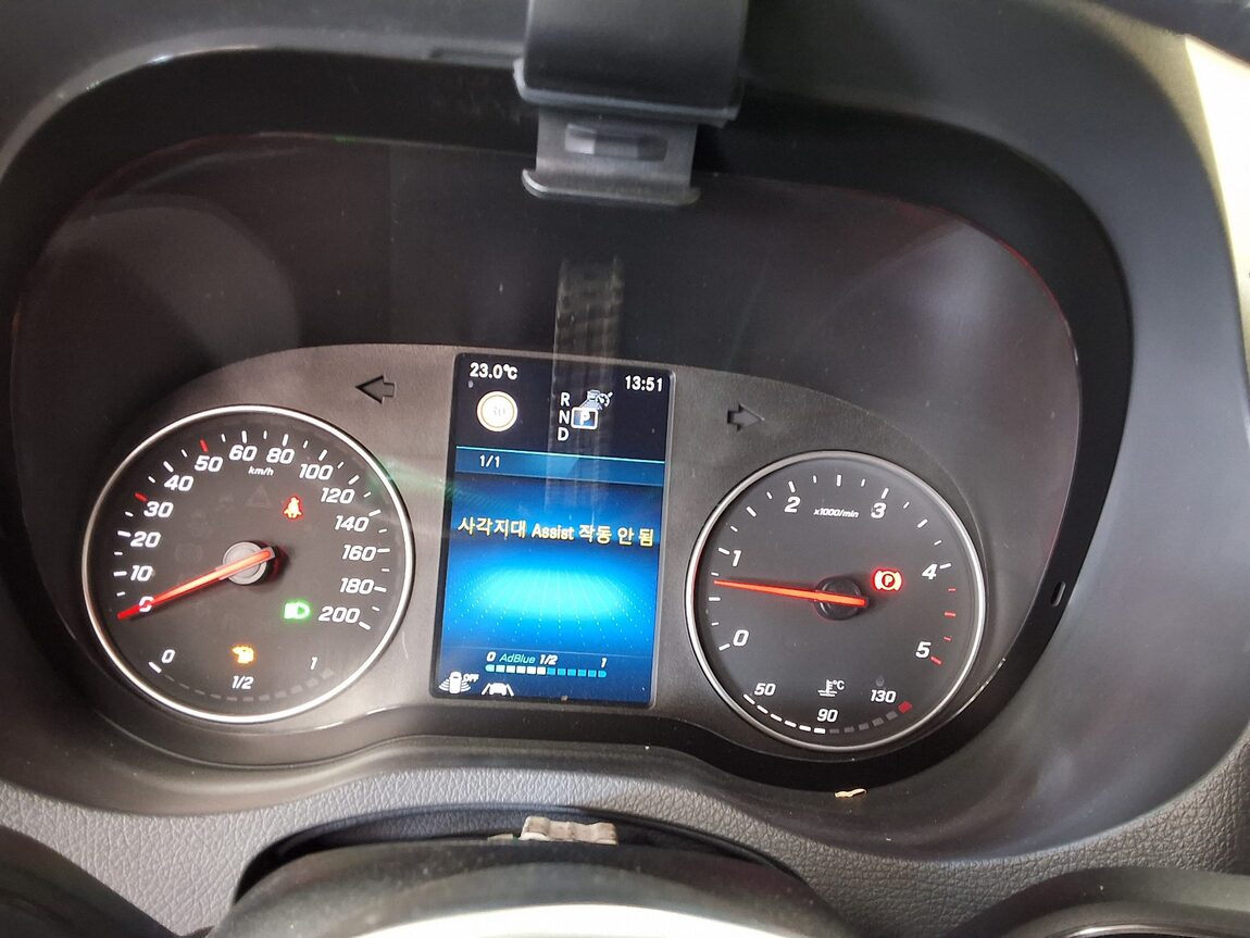 MERCEDES-BENZ SPRINTER (3RD GEN) 319 CDI BASE MODEL 2022 - zdjęcie 27