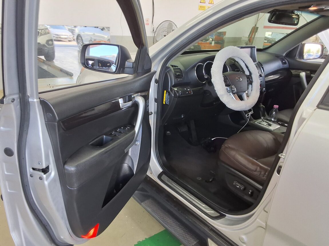 KIA SORENTO R DIESEL 2.0 2WD TLX LUXURY MODEL 2011 - zdjęcie 10