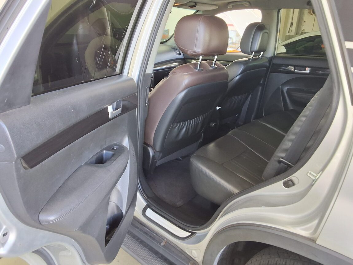 KIA SORENTO R DIESEL 2.0 2WD TLX LUXURY MODEL 2011 - zdjęcie 12