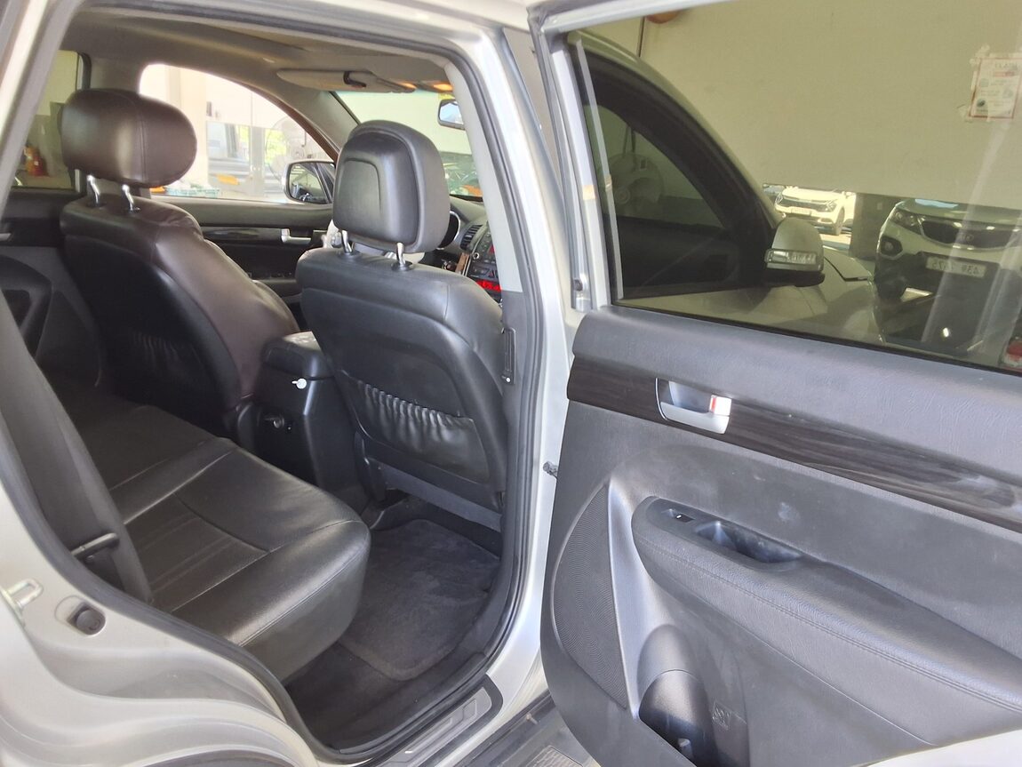 KIA SORENTO R DIESEL 2.0 2WD TLX LUXURY MODEL 2011 - zdjęcie 13