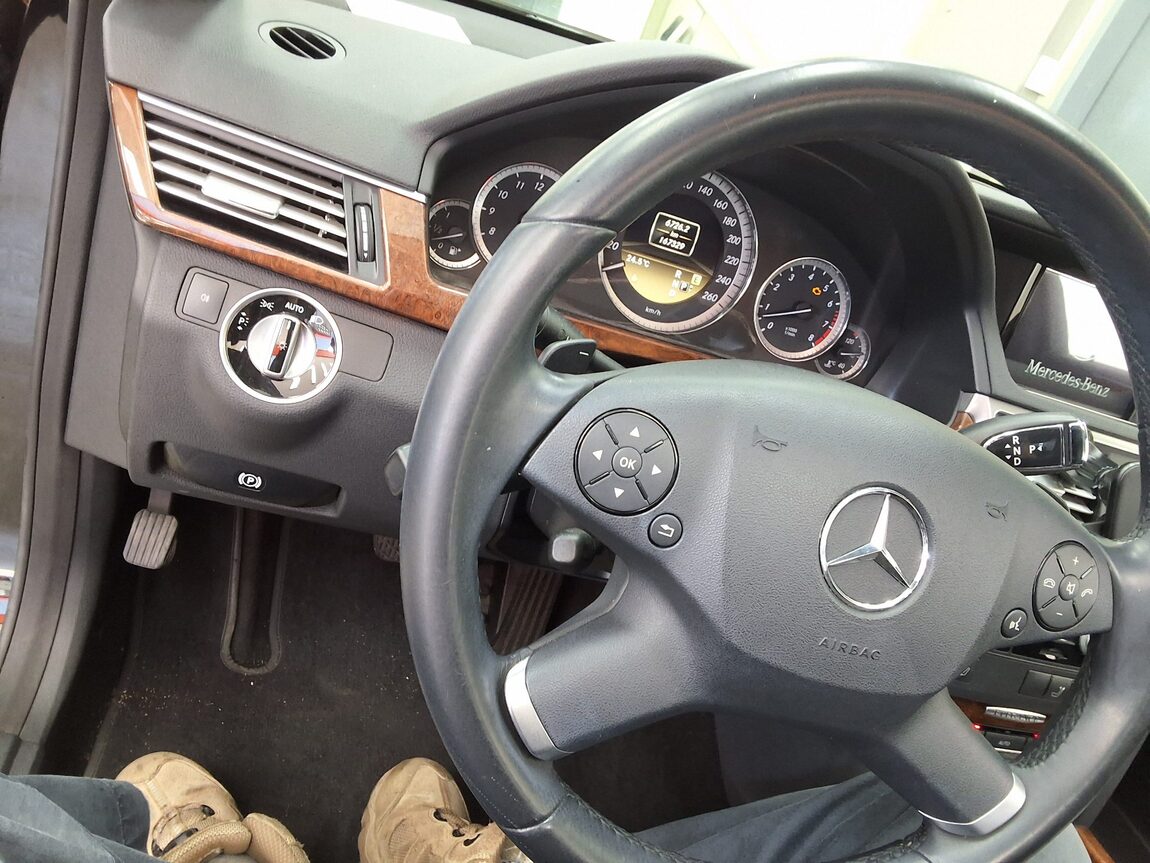MERCEDES-BENZ E-CLASS (4TH GEN) E300 ELEGANCE 2012 - zdjęcie 23