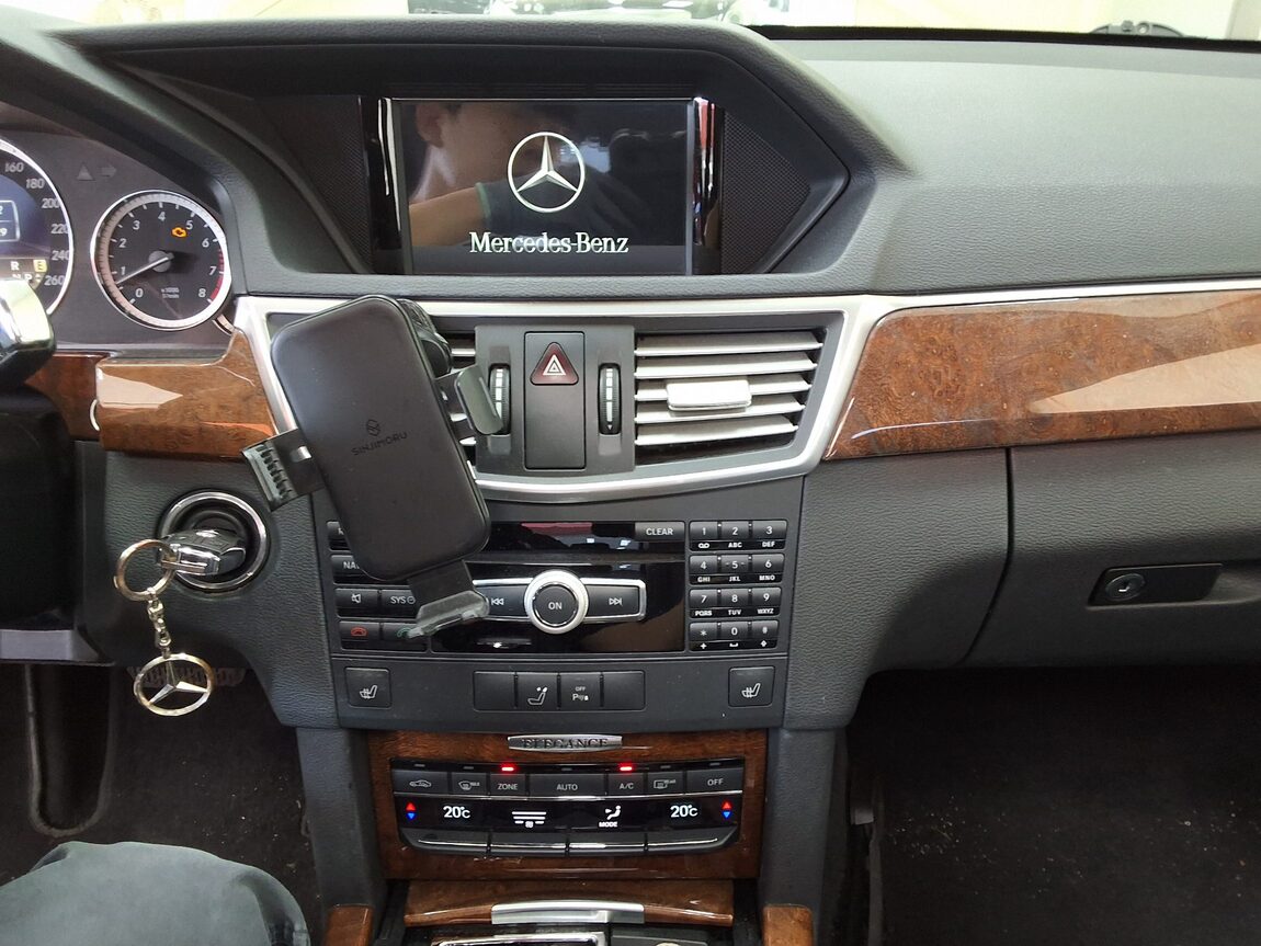 MERCEDES-BENZ E-CLASS (4TH GEN) E300 ELEGANCE 2012 - zdjęcie 24
