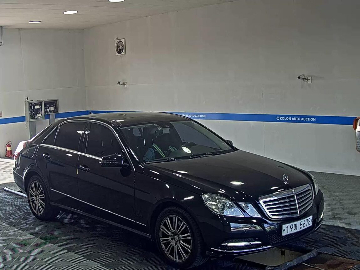 MERCEDES-BENZ E-CLASS (4TH GEN) E300 ELEGANCE 2012 - zdjęcie 3
