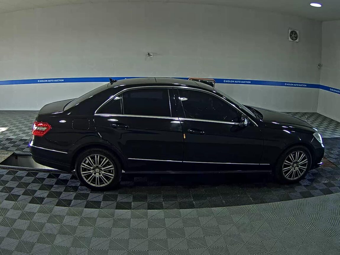 MERCEDES-BENZ E-CLASS (4TH GEN) E300 ELEGANCE 2012 - zdjęcie 4