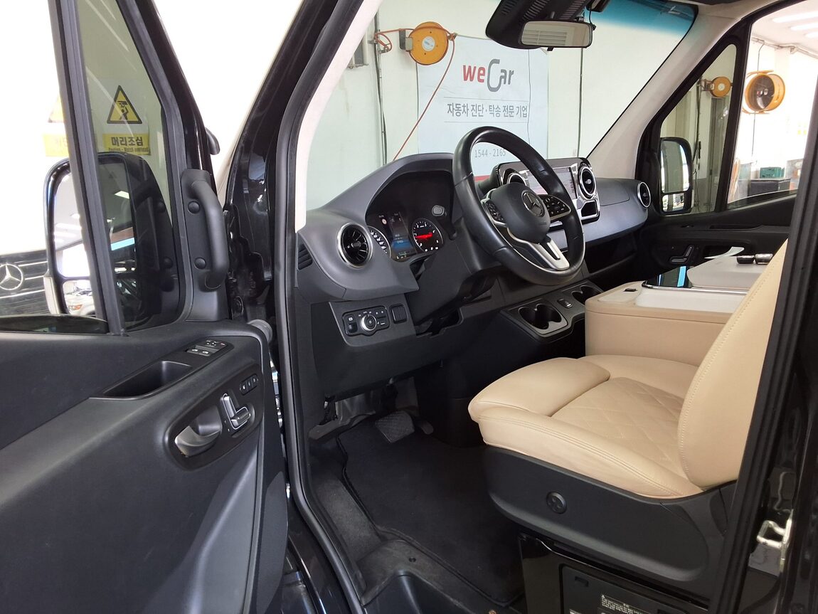 MERCEDES-BENZ SPRINTER (3RD GEN) 319 CDI BASE MODEL 2022 - zdjęcie 10